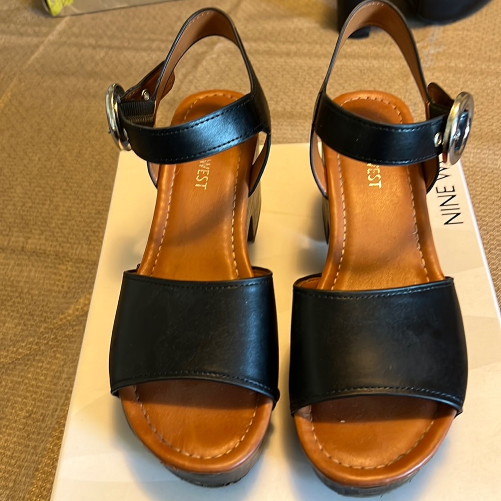 🤎Nine West wedge sandal🤎